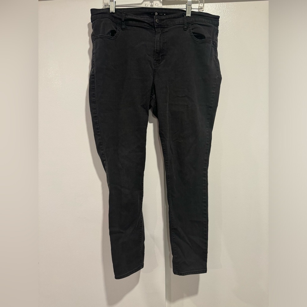 Old navy faded black super skinny jeans size 16